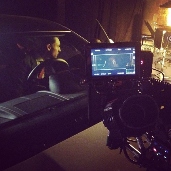 Behind the scenes shot from the Jaguar shoot with Tom Hiddleston5