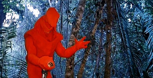 content_predator-jean-claude-van-damme-red-suit-invisibility-cloak