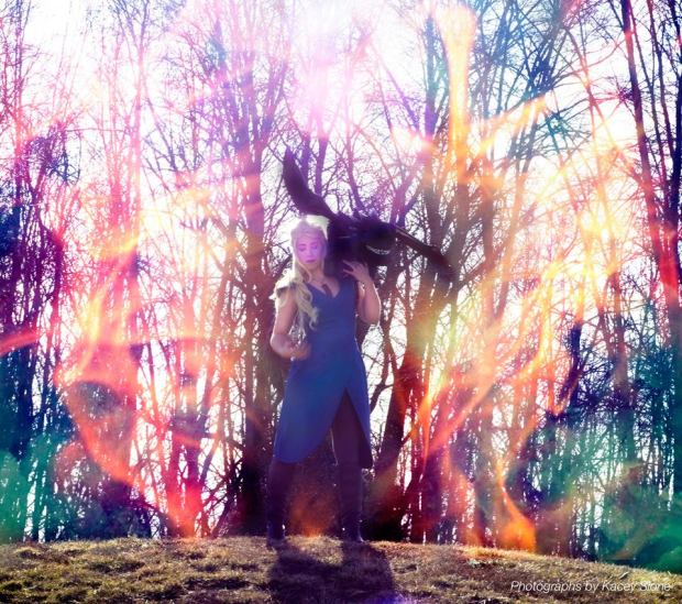 Daenerys with Drogon Cosplay (5)