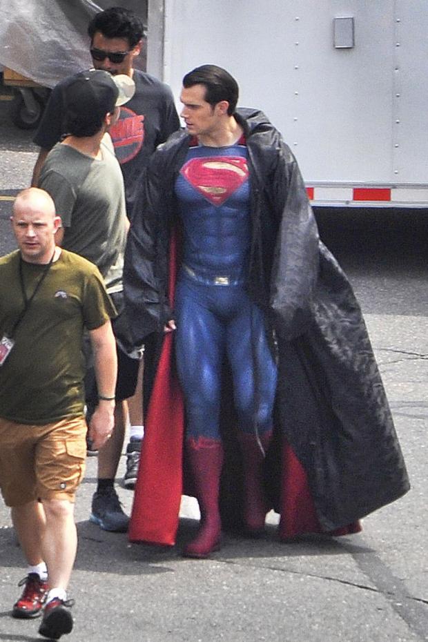 BatmanvSuperman_Henry Cavill