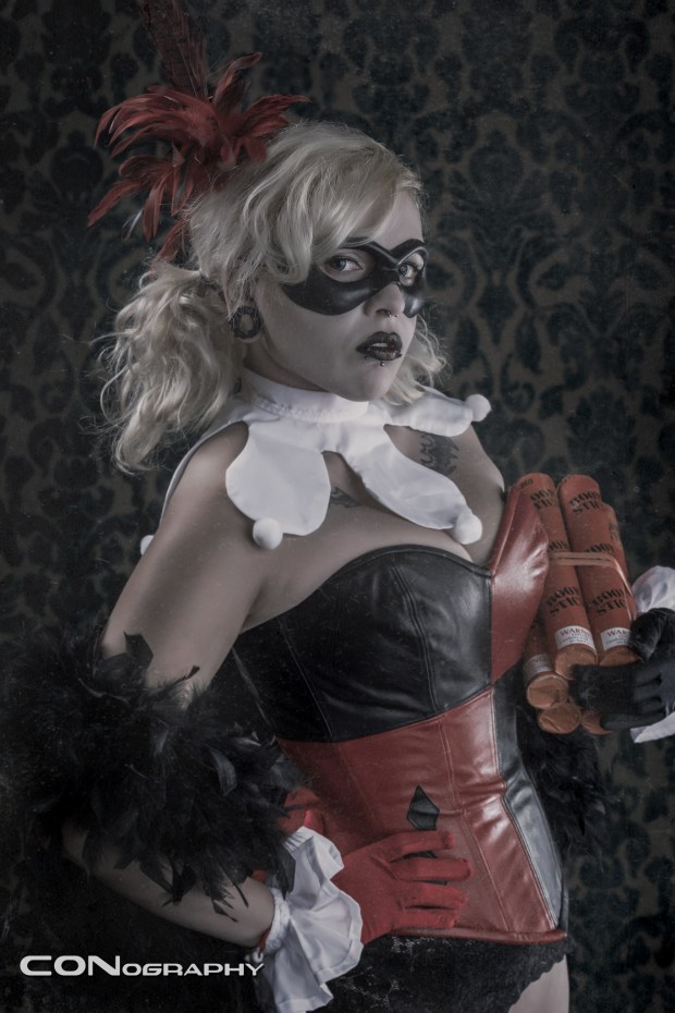 Burlesque_Harley_Quinn-Cosplayer:_Lena_Leather-Photographer:_CONography