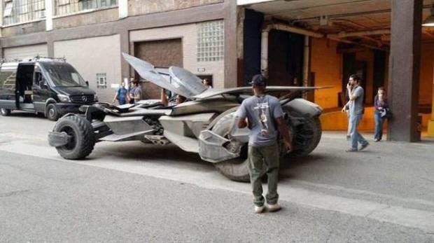 Batman v Superman_Dawn of Justice_Batmobile on Set3