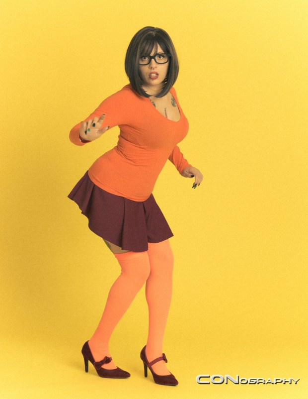 Velma-Scooby_Doo-Cosplayer:_Lena_Leather-Photographer:_CONography
