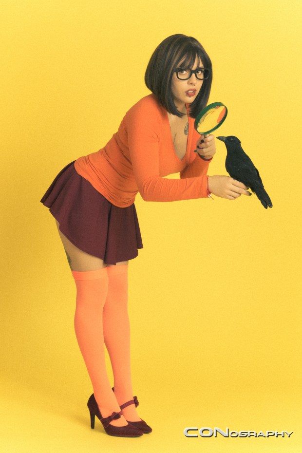 Velma-Scooby_Doo-Cosplayer:_Lena_Leather-Photographer:_CONography