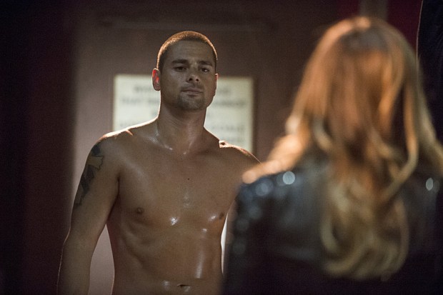 Arrow_Season 3_Episode 3_Corto Maltese_Still (17)