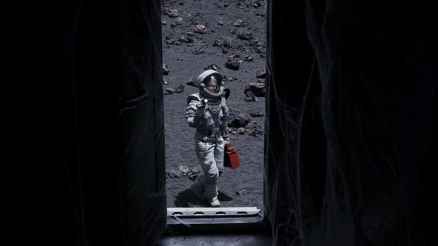 Doctor Who_Series 8_Episode 7_Looking Back on Kill the Moon (6)