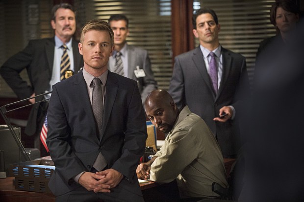 The Flash_Season 1_Episode 2_Fastest Man Alive_Still (6)