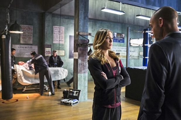Arrow -- "Guilty" Pictured (L-R): Katie Cassidy as Laurel Lance and Paul Blackthorne as Quentin Lance -- Photo: Ed Araquel/The CW -- é 2014 The CW Network, LLC. All Rights Reserved.