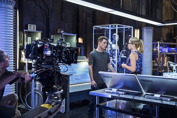 Arrow -- "Guilty" Pictured (L-R): Behind the scenes with Colton Haynes as Roy Harper and Emily Bett Rickards as Felicity Smoak -- Photo: Ed Araquel/The CW -- é 2014 The CW Network, LLC. All Rights Reserved.