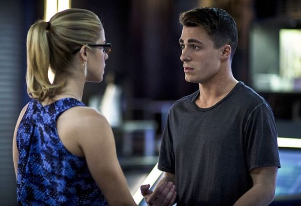 Arrow -- "Guilty" Pictured (L-R): Emily Bett Rickards as Felicity Smoak and Colton Haynes as Roy Harper -- Photo: Ed Araquel/The CW -- é 2014 The CW Network, LLC. All Rights Reserved.