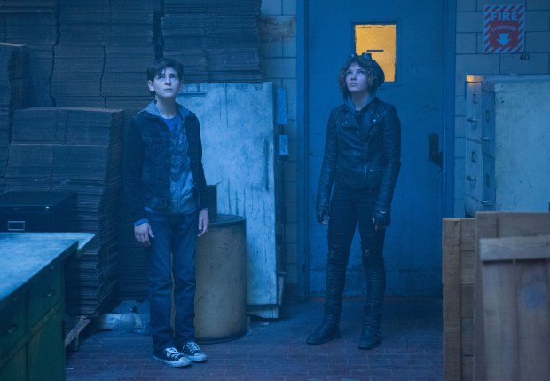GOTHAM: Bruce Wayne (David Mazouz, L) and Selina Kyle (Camren Bicondova, R) are captured in the "Lovecraft" episode of GOTHAM airing Monday, Nov. 24 (8:00-9:00 PM ET/PT) on FOX. ©2014 Fox Broadcasting Co. Cr: Jessica Miglio/FOX