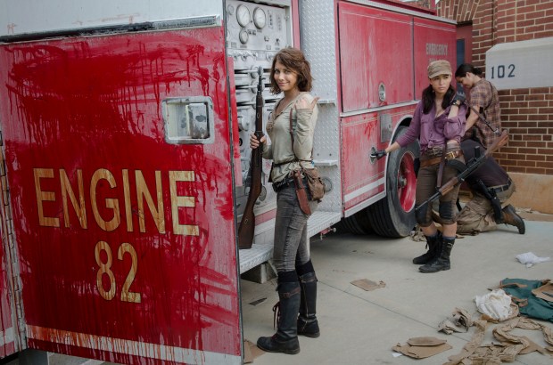 Lauren Cohan as Maggie Greene, Christian Serratos as Rosita Espinosa and Alanna Masterson as Tara Chambler - The Walking Dead _ Season 5, Episode 5 _ BTS - Photo Credit: Gene Page/AMC