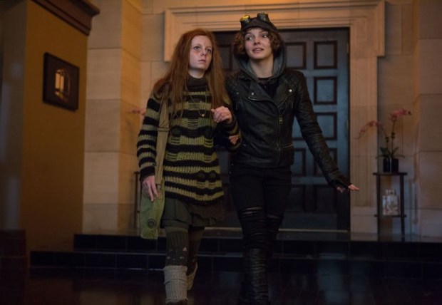 GOTHAM: Ivy (guest star Clare Foley, L) and Selina Kyle (Camren Bicondova, R) find refuge in Barbara Kean's apartment in the "Rogues' Gallery" episode of GOTHAM airing Monday, Jan. 5 (8:00-9:00 PM ET/PT) on FOX. ©2014 Fox Broadcasting Co. Cr: Jessica Miglio/FOX
