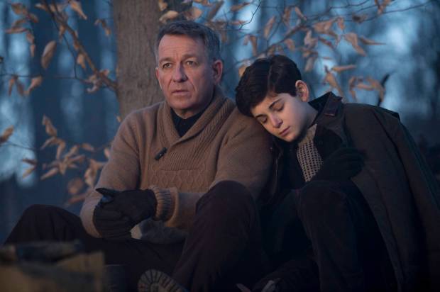 GOTHAM: Bruce Wayne (David Mazouz, R) is comforted by Alfred (Sean Pertwee, L) after a treacherous hike in the "The Scarecrow" episode of GOTHAM airing Monday, Feb. 9 (8:00-9:00 PM ET/PT) on FOX. ©2015 Fox Broadcasting Co. Cr: Jessica Miglio/FOX