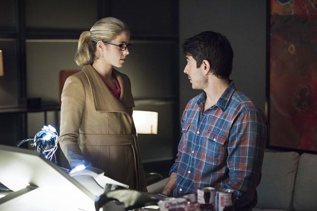 Arrow -- "Nanda Parbat"  -- Pictured (L-R): Emily Bett Rickards as Felicity Smoak and Brandon Routh as Ray Palmer -- Photo: Dean Buscher/The CW -- ÃÂ© 2015 The CW Network, LLC. All Rights Reserved.