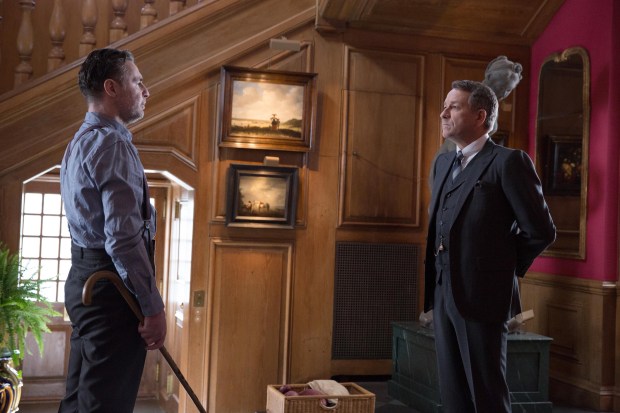 GOTHAM: Alfred (Sean Pertwee, R) has some advice for his old friend Reggie (guest star David O'Hara, L) in the "Red Hood" episode of GOTHAM airing Monday, Feb. 23 (8:00-9:00 PM ET/PT) on FOX. ©2015 Fox Broadcasting Co. Cr: Jessica Miglio/FOX