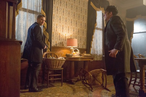 GOTHAM:  Gordon (Ben McKenzie, L) and Oswald Cobblepot (Robin Lord Taylor, R) find themselves in a difficult situation in the "Everyone Has A Cobblepot" episode of GOTHAM airing Monday, March 2 (8:00-9:00 PM ET/PT) on FOX.  ©2015 Fox Broadcasting Co.  Cr:  Jessica Miglio/FOX