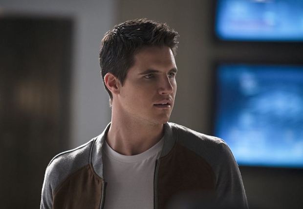 The Flash -- "The Nuclear Man" -- Image FLA113A_0059bc -- Pictured: Robbie Amell as Ronnie -- Photo: Cate Cameron/The CW -- ÃÂ© 2015 The CW Network, LLC. All rights reserved.