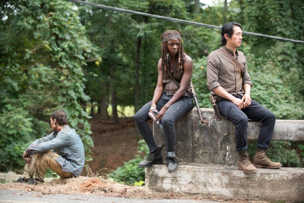 Danai Gurira and Steven Yeun - The Walking Dead _ Season 5, Episode 10 _ BTS - Photo Credit: Gene Page/AMC
