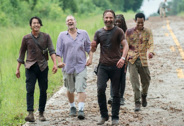 Steven Yeun, Greg Nicotero, Andrew Lincoln, Danai Gurira and Tyler James Williams - The Walking Dead _ Season 5, Episode 9 _ BTS - Photo Credit: Gene Page/AMC