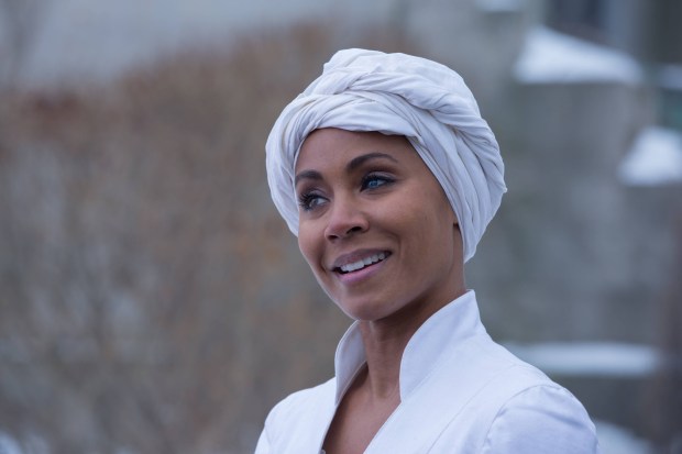 GOTHAM: Fish Mooney (Jada Pinkett Smith), smiles after escaping the Dollmaker in the “Beasts of Prey” episode of GOTHAM airing Monday, April 13 (8:00-9:00 PM ET/PT) on FOX.  ©2015 Fox Broadcasting Co. Cr: Jessica Miglio/FOX