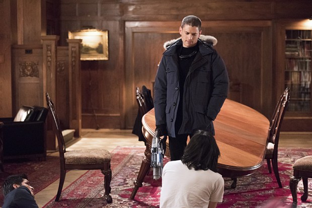 The Flash -- "Rogue Time" -- Image FLA116A_0535b -- Pictured (L-R): Wentworth Miller as Leonard Snart/Captain Cold, Nicholas Gonzalez as Dante Ramon, and Carlos Valdes as Cisco Ramon -- Photo: Dean Buscher/The CW -- ÃÂ© 2015 The CW Network, LLC. All rights reserved.