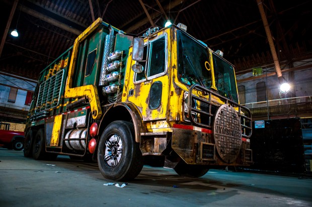 Teenage Mutant Ninja Turtles 2_Garbage Truck2