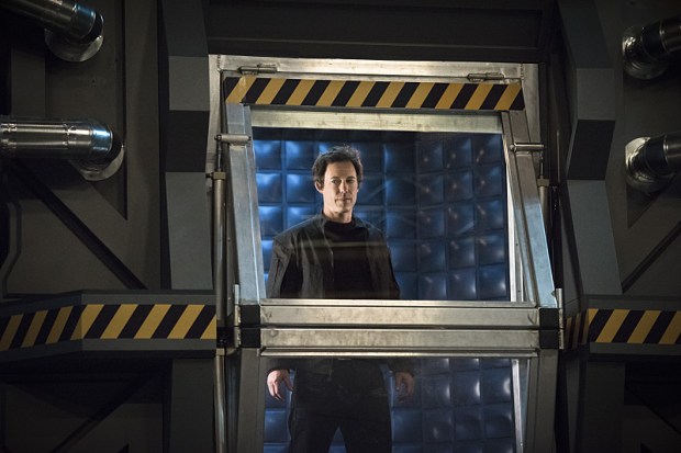 The Flash -- "Fast Enough" -- Image FLA123C_0346b -- Pictured: Tom Cavanagh as Harrison Wells -- Photo: Dean Buscher/The CW -- é 2015 The CW Network, LLC. All rights reserved.
