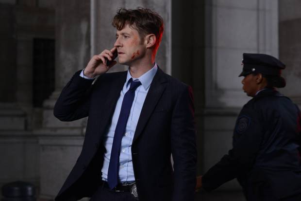 GOTHAM: L-R: Ben McKenzie in the ÒRise of the Villains: A Bitter Pill to SwallowÓ episode of GOTHAM airing Monday, Nov. 16 (8:00-9:00 PM ET/PT) on FOX. ©2015 Fox Broadcasting Co. Cr: Nicole Rivelli/ FOX