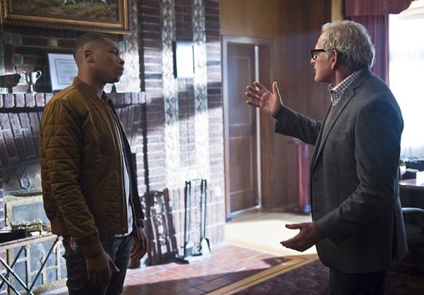 DC's Legends of Tomorrow -- "Pilot, Part 1" -- Image LGN101-20150922_0012b -- Pictured (L-R): Franz Drameh as Jefferson "Jax" Jackson and Victor Garber as Professor Martin Stein -- Photo: Diyah Pera/The CW -- ÃÂ© 2015 The CW Network, LLC. All Rights Reserved.