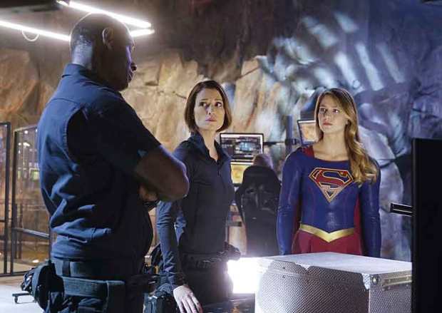 Supergirl_S01E12_Bizarro_Still (5)
