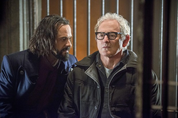 DC's Legends of Tomorrow -- "Fail-Safe" -- Image LGN105b_0141b.jpg -- Pictured (L-R): Casper Crump as Vandal Savage and Victor Garber as Professor Martin Stein -- Photo: Diyah Pera/The CW -- ÃÂ© 2016 The CW Network, LLC. All Rights Reserved.