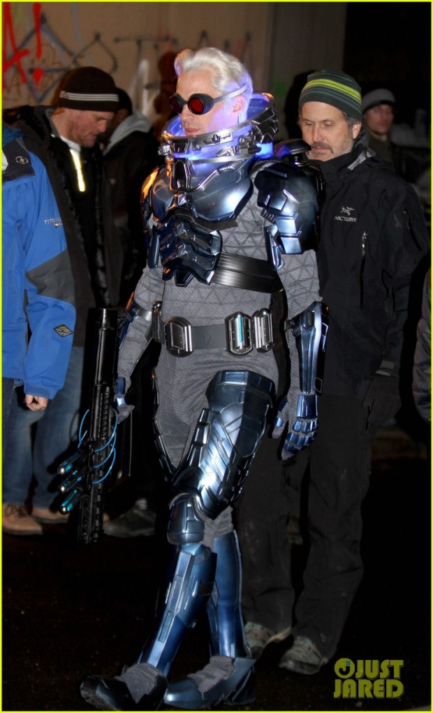 Gotham_Season 2_Nathan Darrow as Mr. Freeze_Set Photo2
