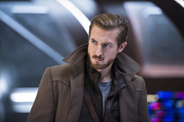 DC's Legends of Tomorrow -- "White Knights" -- Image LGN104A_0233b.jpg -- Pictured (L-R): Arthur Darvill as Rip Hunter -- Photo: Diyah Pera/The CW -- ÃÂ© 2016 The CW Network, LLC. All Rights Reserved.