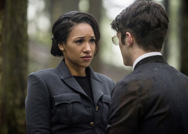 The Flash -- "Escape From Earth-2" -- Image FLA214b_0203b -- Pictured (L-R): Candice Patton as Earth 2 Iris West and Grant Gustin as Earth 2 Barry Allen -- Photo: Bettina Strauss/The CW -- ÃÂ© 2016 The CW Network, LLC. All rights reserved.