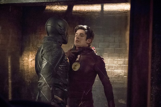 The Flash -- "Escape From Earth-2" -- Image FLA214a_0277b -- Pictured (L-R): Zoom and Grant Gustin as The Flash -- Photo: Diyah Pera/The CW -- ÃÂ© 2016 The CW Network, LLC. All rights reserved.
