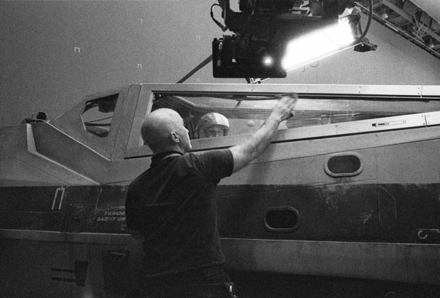 Star Wars_Episode VIII_Set Photo (3)