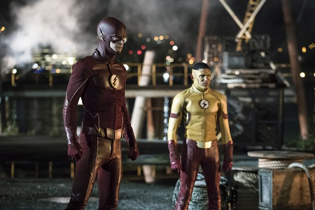 The Flash -- "Flashpoint " -- Image: FLA301a_0110b.jpg -- Pictured (L-R): Grant Gustin as The Flash and Keiynan Lonsdale as Kid Flash -- Photo: Katie Yu/The CW -- é 2016 The CW Network, LLC. All rights reserved.