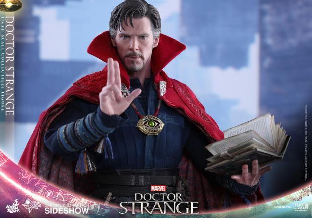 doctor-strange-sixth-scale-figure-by-hot-toys-2