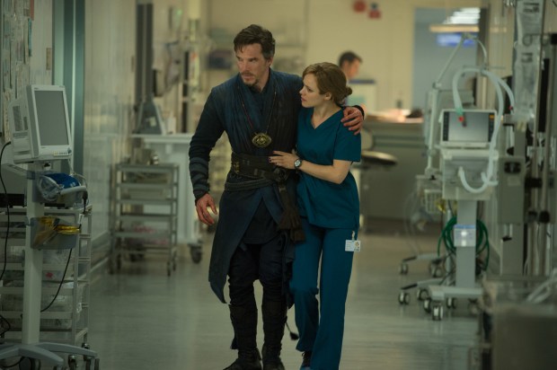 Marvel's DOCTOR STRANGE L to R: Doctor Stephen Strange (Benedict Cumberbatch) and Christine Palmer (Rachel McAdams) Photo Credit: Jay Maidment ©2016 Marvel. All Rights Reserved.