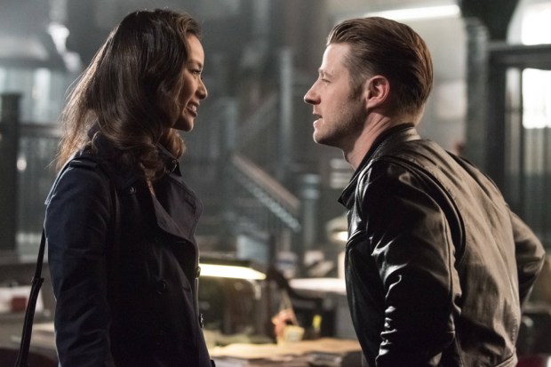 GOTHAM: L-R: Guest star Jamie Chung and Ben McKenzie in the “Mad City: Better to Reign in Hell…” season premiere episode of GOTHAM airing airing Monday, Sept. 19 (8:00-9:01 PM ET/PT) on FOX.  ©2015 Fox Broadcasting Co. Cr: Jeff Neumann/FOX.