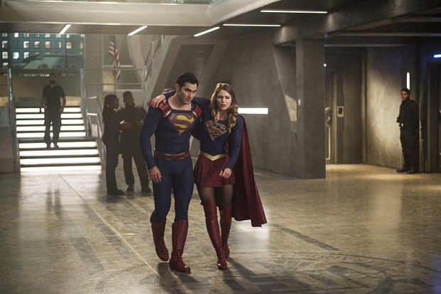Supergirl -- "The Last Children of Krypton" -- Image SPG202b_0069 -- Pictured (L-R): Tyler Hoechlin as Clark/Superman and Melissa Benoist Kara/Supergirl -- Photo: Diyah Pera/The CW -- ÃÂ© 2016 The CW Network, LLC. All Rights Reserved
