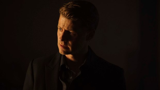 GOTHAM: Ben McKenzie in the “Mad City: Follow the White Rabbit” episode of GOTHAM airing Monday, Oct. 24 (8:00-9:01 PM ET/PT) on FOX.  ©2016 Fox Broadcasting Co. Cr: Nicole Rivelli/FOX.